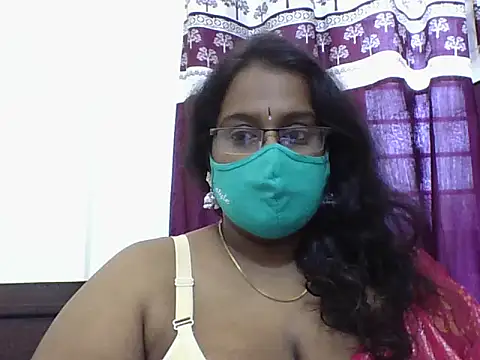 Snapshot of Reena-gowda chatting on September 14, 2:33 am Reena-gowda online show from September 14, 2:33 am