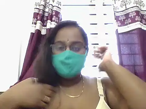 Snapshot of Reena-gowda chatting on September 15, 3:50 am Reena-gowda online show from September 15, 3:50 am