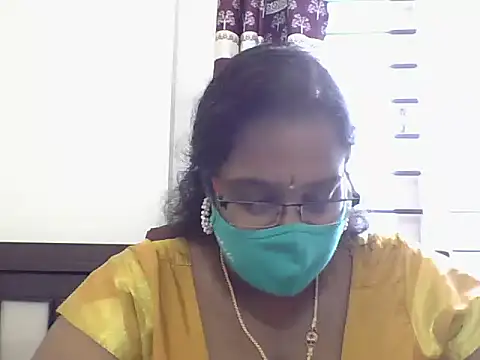 Snapshot of Reena-gowda chatting on September 20, 6:14 am Reena-gowda online show from September 20, 6:14 am