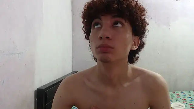 Darkknightx01 online show from April 18, 7:58 pm