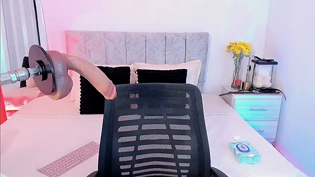 Taylormaxwell online show from January 8, 10:12 pm