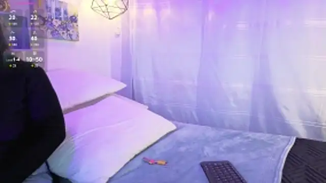 Snapshot of Samaraa_Smith chatting on October 31, 11:11 am Samaraa Smith online show from October 31, 11:11 am