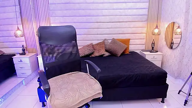 VictoriaaBlair online show from April 2, 6:49 pm