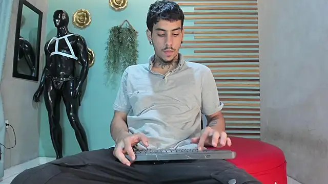 jharol cardonaa online show from November 9, 1:04 am