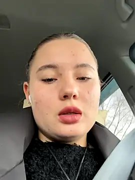 Snapshot of StephanieMur chatting on October 3, 5:59 am StephanieMur online show from October 3, 5:59 am