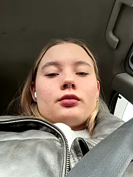 StephanieMur online show from November 13, 4:44 am