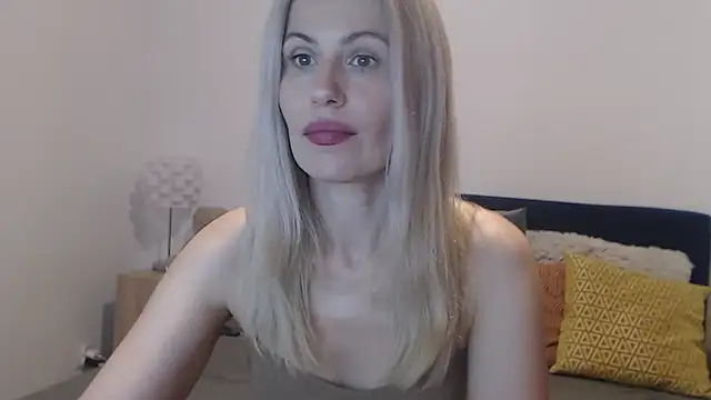 Snapshot of Lika_Soul chatting on September 10, 4:18 pm Lika Soul online show from September 10, 4:18 pm