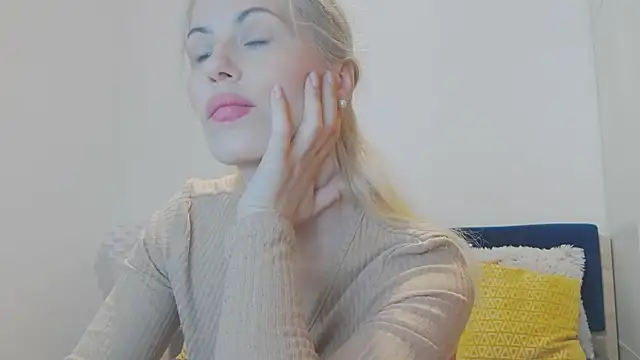 Snapshot of Lika_Soul chatting on September 27, 4:01 pm Lika Soul online show from September 27, 4:01 pm