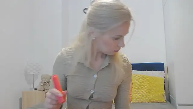 Snapshot of Lika_Soul chatting on October 21, 3:24 pm Lika Soul online show from October 21, 3:24 pm