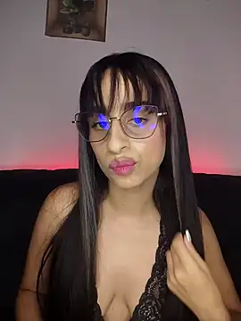 Snapshot of issis22 chatting on September 22, 2:02 am issis22 online show from September 22, 2:02 am
