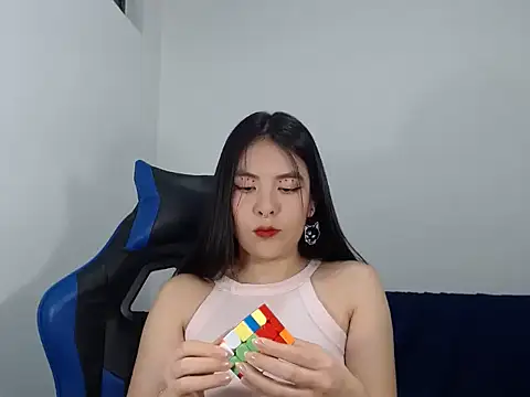 EloiseJun online show from October 26, 10:36 pm