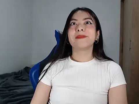 EloiseJun online show from November 23, 4:34 am