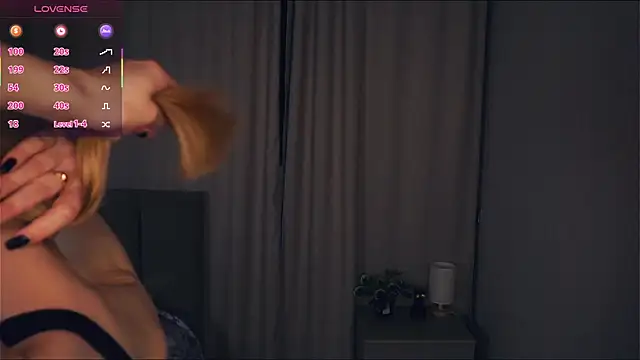 Snapshot of VeronaBench chatting on November 10, 6:45 am VeronaBench online show from November 10, 6:45 am