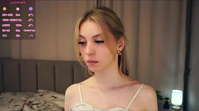 Snapshot of VeronaBench chatting on November 27, 6:37 am VeronaBench online show from November 27, 6:37 am