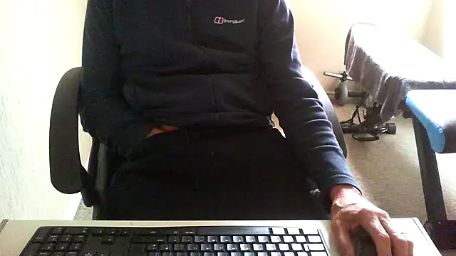 Snapshot of rogpb chatting on October 3, 11:07 am rogpb online show from October 3, 11:07 am