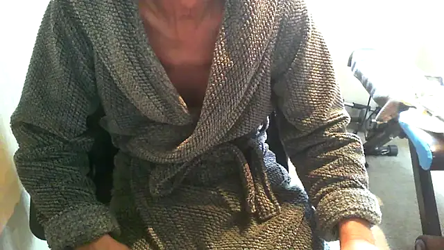 Snapshot of rogpb chatting on October 31, 11:33 am rogpb online show from October 31, 11:33 am