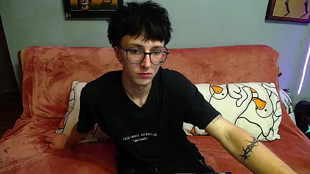 Snapshot of 8goat chatting on September 26, 10:03 pm 8goat online show from September 26, 10:03 pm