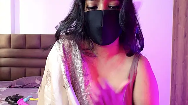 Snapshot of Gulaboo100 chatting on November 22, 7:07 am Gulaboo100 online show from November 22, 7:07 am