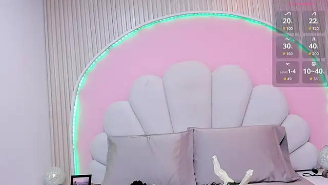 hinata dolly online show from October 4, 8:12 am