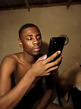 Chocolatepapix online show from March 2, 8:15 pm