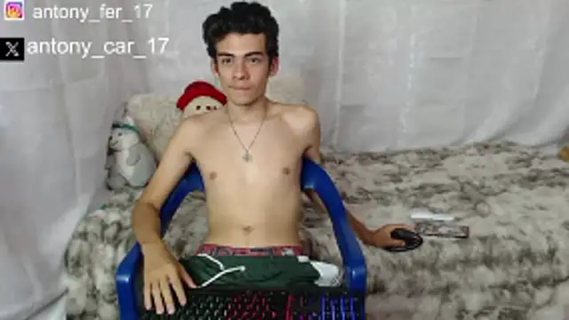 Snapshot of Rimuru17 chatting on October 23, 7:45 pm Rimuru17 online show from October 23, 7:45 pm