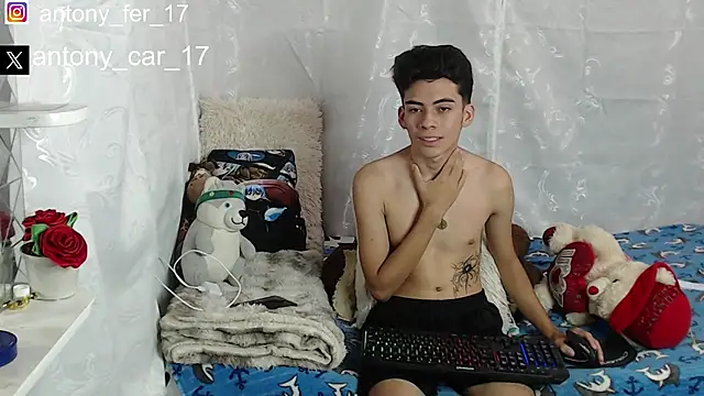 Snapshot of Rimuru17 chatting on November 16, 12:16 am Rimuru17 online show from November 16, 12:16 am