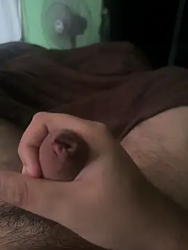 Snapshot of Eduardo_211205 chatting on December 4, 3:21 pm Eduardo 211205 online show from December 4, 3:21 pm