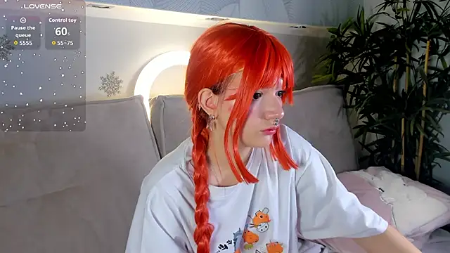 Snapshot of Molly_Platt chatting on December 2, 9:25 am Molly Platt online show from December 2, 9:25 am