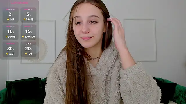 Snapshot of Little_cherryy__ chatting on October 6, 6:33 am Little cherryy online show from October 6, 6:33 am