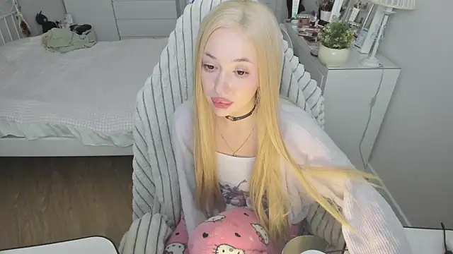 Snapshot of saadnesstyan chatting on November 6, 10:49 am saadnesstyan online show from November 6, 10:49 am