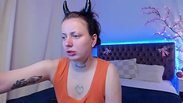 Snapshot of LilaVame chatting on October 31, 8:43 pm LilaVame online show from October 31, 8:43 pm