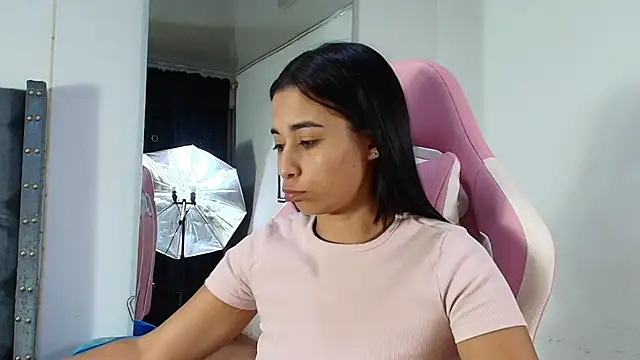 GraceWallace  online show from April 25, 2:36 am