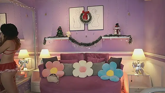 Snapshot of DahliaGrey chatting on December 2, 11:37 am DahliaGrey online show from December 2, 11:37 am