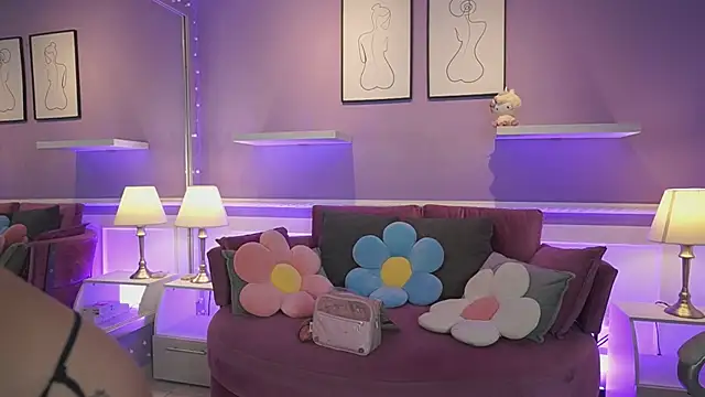 Snapshot of DahliaGrey chatting on February 5, 11:37 am DahliaGrey online show from February 5, 11:37 am