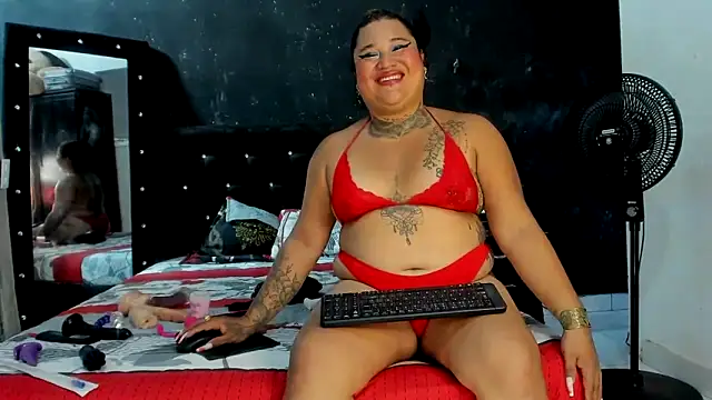 Snapshot of Kat_Valen chatting on November 17, 9:09 pm Kat Valen online show from November 17, 9:09 pm