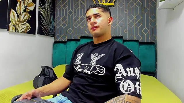 king falconer online show from September 14, 8:13 am