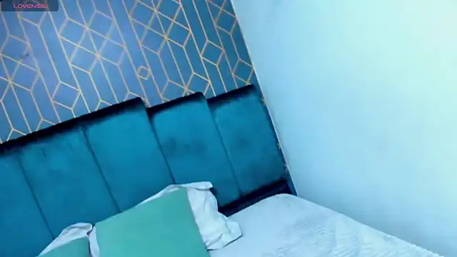 king falconer online show from September 20, 1:39 am