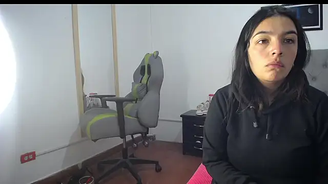 Esmeraldaa- online show from September 23, 5:21 am