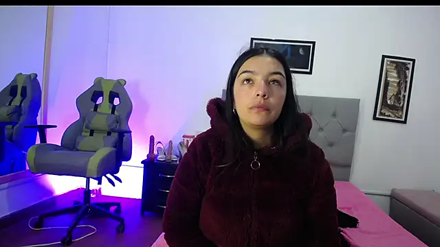 Esmeraldaa- online show from October 1, 3:56 am