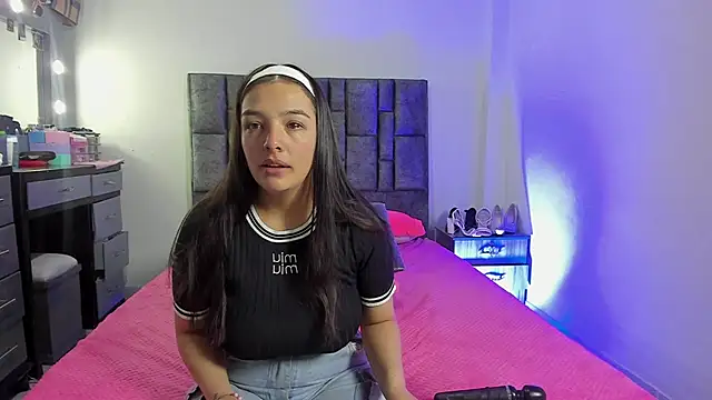 Esmeraldaa- online show from December 22, 4:31 am