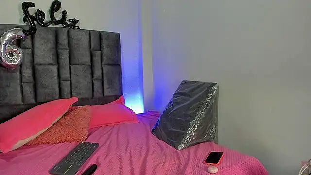 Esmeraldaa- online show from March 12, 4:07 am