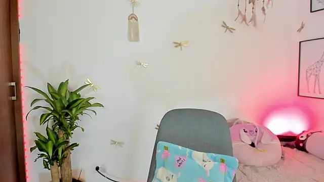 princessluna 19 online show from February 5, 9:41 pm