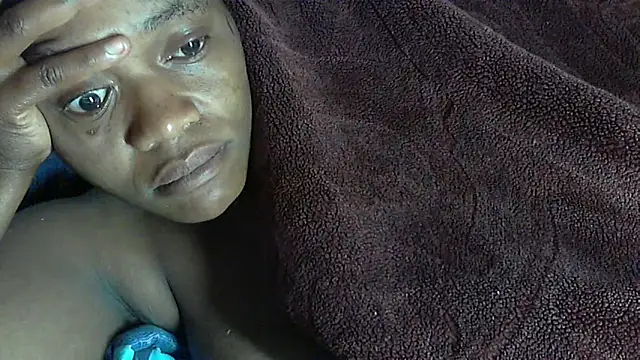 Snapshot of sexythae32 chatting on September 23, 2:25 am sexythae32 online show from September 23, 2:25 am