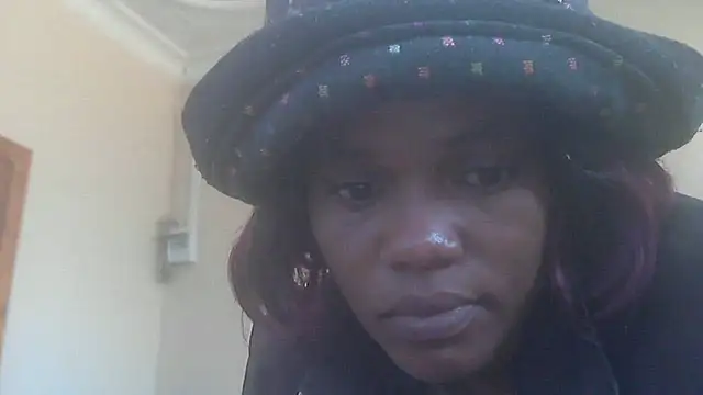 Snapshot of sexythae32 chatting on November 12, 6:03 am sexythae32 online show from November 12, 6:03 am