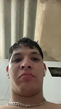 Snapshot of RobinLenoxx chatting on November 1, 6:37 am RobinLenoxx online show from November 1, 6:37 am