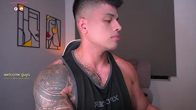 tyler muscle1 online show from March 17, 3:44 am