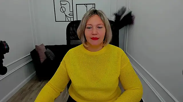 Snapshot of NinaStarle chatting on October 2, 4:41 am NinaStarle online show from October 2, 4:41 am