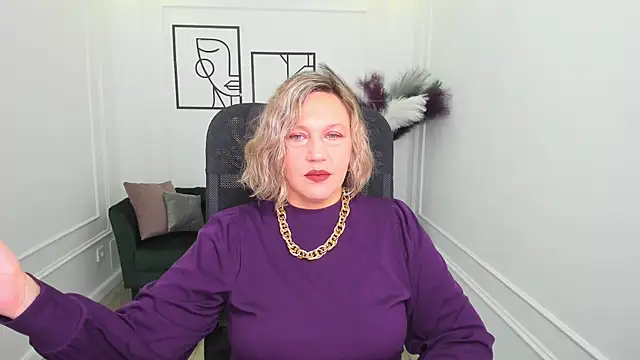 Snapshot of NinaStarle chatting on November 5, 4:23 am NinaStarle online show from November 5, 4:23 am