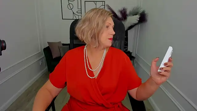 Snapshot of NinaStarle chatting on November 7, 4:34 am NinaStarle online show from November 7, 4:34 am