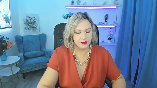 Snapshot of NinaStarle chatting on November 8, 5:18 am NinaStarle online show from November 8, 5:18 am